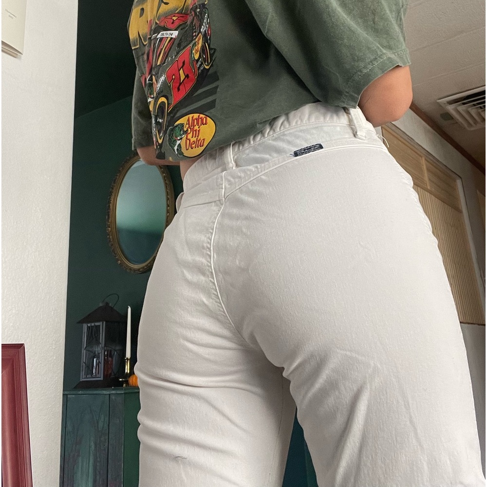 White Women’s Wranglers 🤍